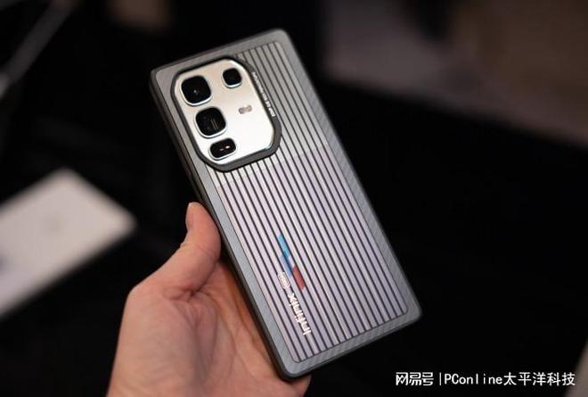 概念手机产品大赏这是未来手机的新形态？尊龙凯时链接MWC 2025亮点直击：(图11)